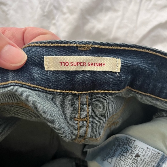 Levi’s 710 Super Skinny Women’s Mid Rise Blue Jeans Denim 32 x 30 - Picture 16 of 16